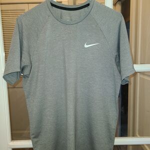 Nike Men's Heather Gray Short Sleeve Tee
